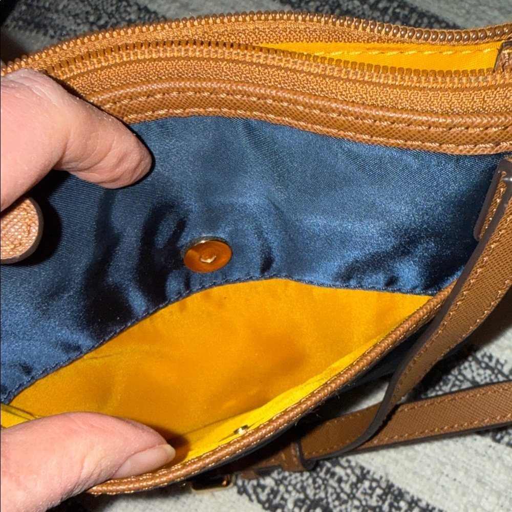Michael Kors blue & tan nylon & leather crossbody compact travel pockets purse - Picture 6 of 13